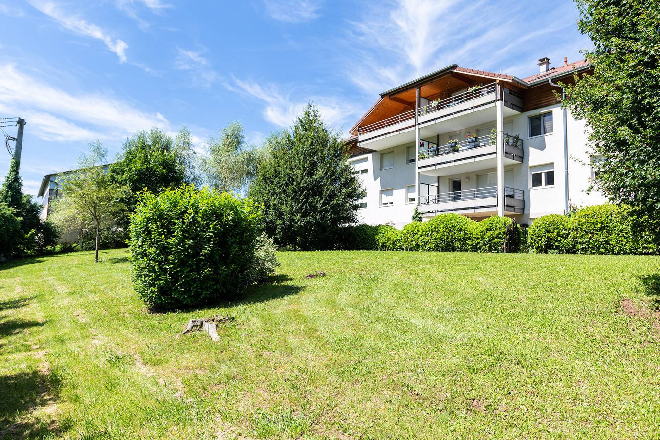 Appartement entier, Appartement au vert, à 5 minutes du centre d'Annecy. Avec terrasse, jardin et vue sur la montagne 
 in Seynod, Région d'Annecy