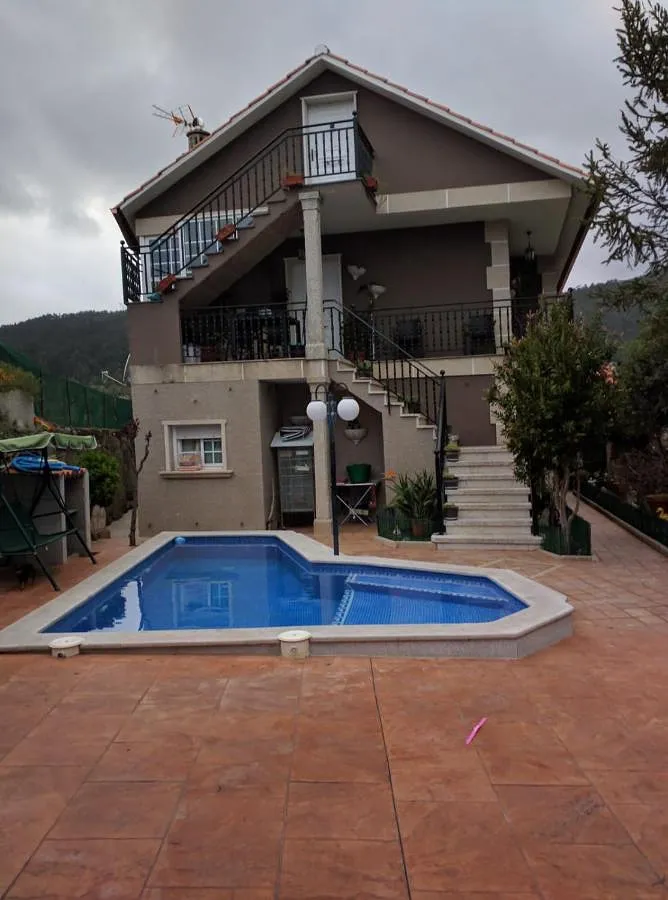 Ferienwohnung für 4 Personen, mit Pool und Garten sowie Ausblick - 1