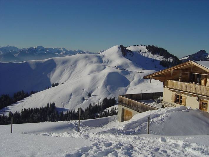 Ferienhaus für 10 Personen, mit Terrasse und Ausblick in Rettenschöss