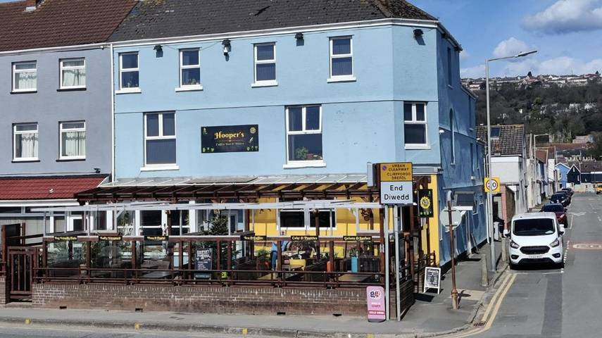 B&b for 4 people, with terrace in Gower