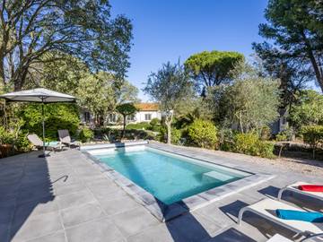 Location de vacances pour 8 personnes, avec vue et jardin à Béziers
