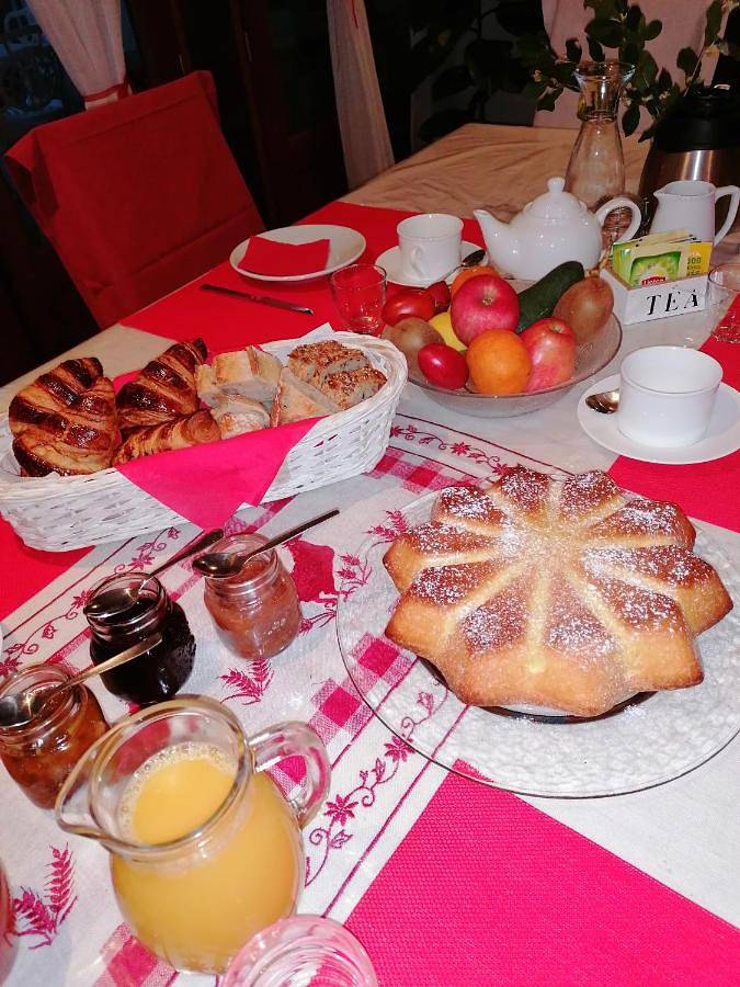 Chambre d’hôte pour 2 personnes, avec vue ainsi que jardin et piscine, animaux acceptés dans Allier - 4