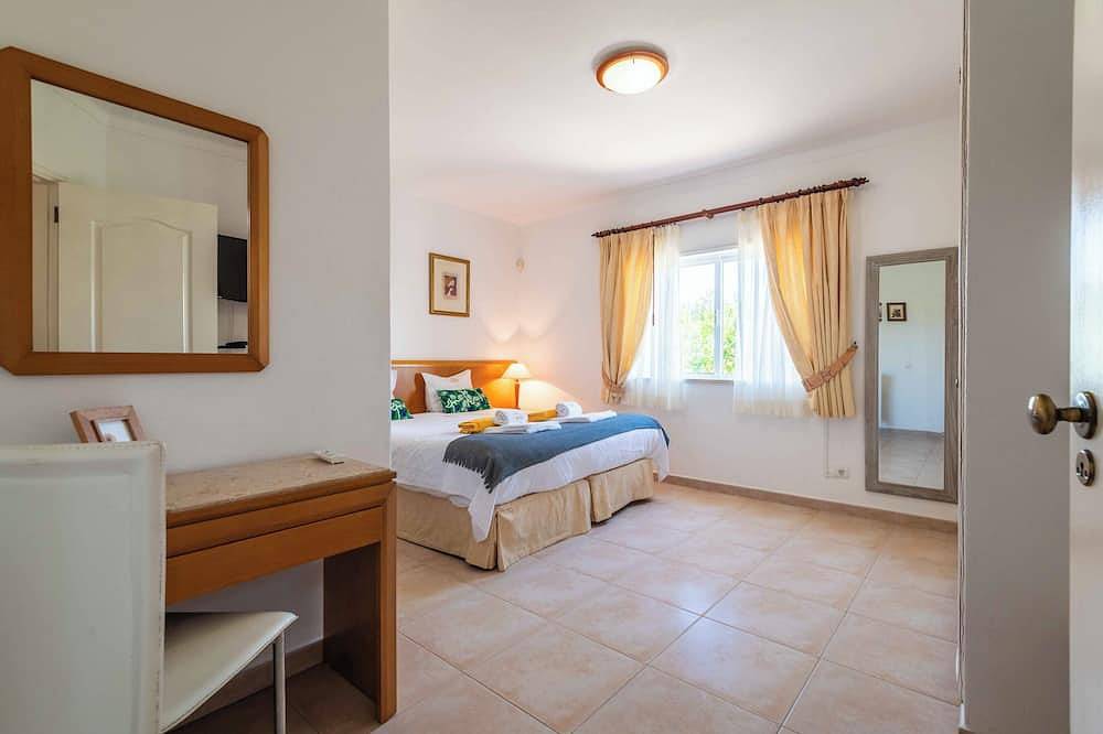 Villa Oásis, Piscina Privada, Ténis, Jacuzzi e Piscina Aquecida do Condomínio! in Portimão, Faro District