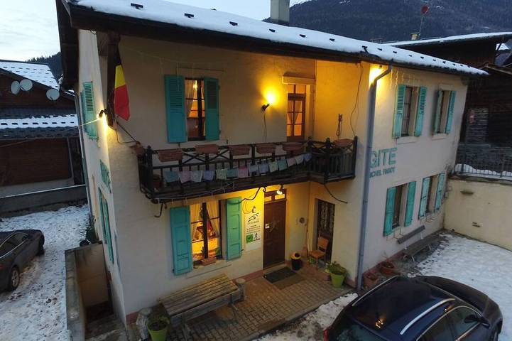 Gîte pour 36 personnes, avec Terrasse et Jardin dans Office De Tourisme Des Houches
