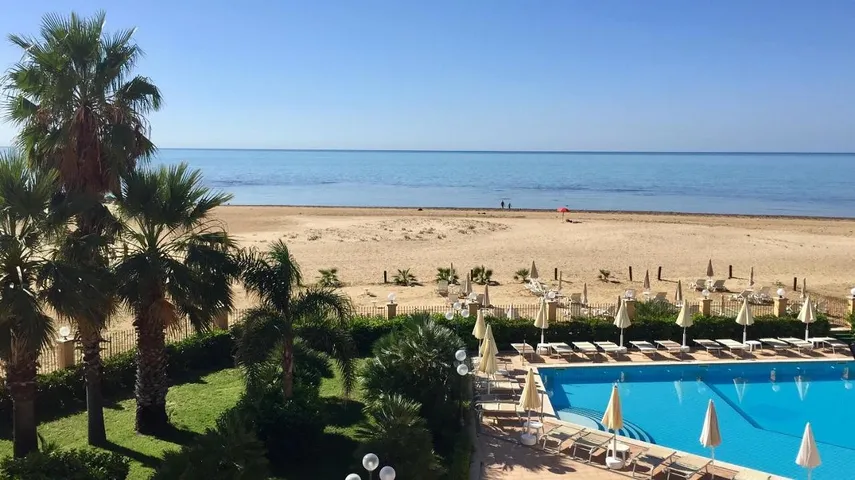 Hôtel pour 2 personnes, avec piscine ainsi que vue et jardin - 1