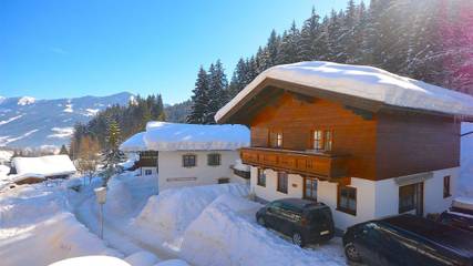 Chalet für 16 Personen, mit Balkon in Zell am See