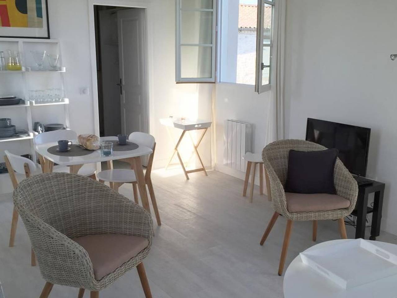 Gîte en plein bourg avec terrasse ensoleillée, vélos à disposition et parking – proche thalasso et plages in Talmont-Saint-Hilaire, Vendée