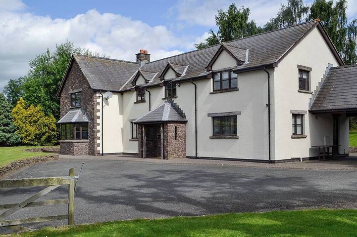 Cottage for 12 people, with garden in Brecon