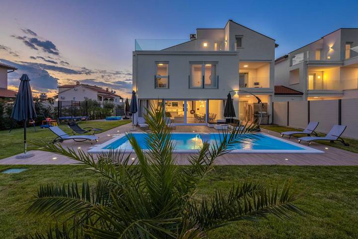 Villa für 12 Personen, mit Garten und Sauna sowie Pool und Whirlpool, mit Haustier in Porec und Umgebung - 2
