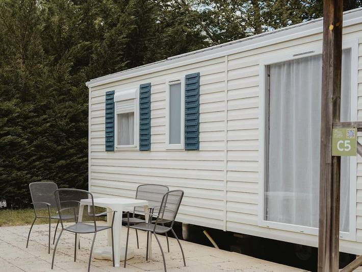 Camping Du Valentin - Mobilheim 6 personen - Welcome 6P - 3 Schlafzimmer mit überdachter Terrasse in Laruns, Béarn