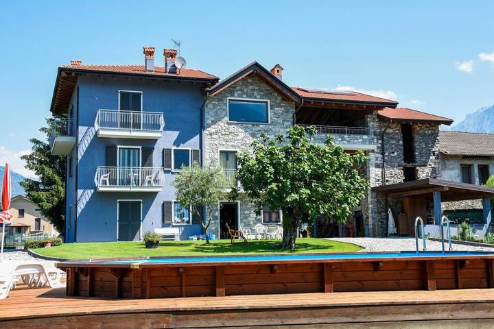 B&B für 2 Personen, mit Balkon und Terrasse sowie Garten und Pool in Bergell