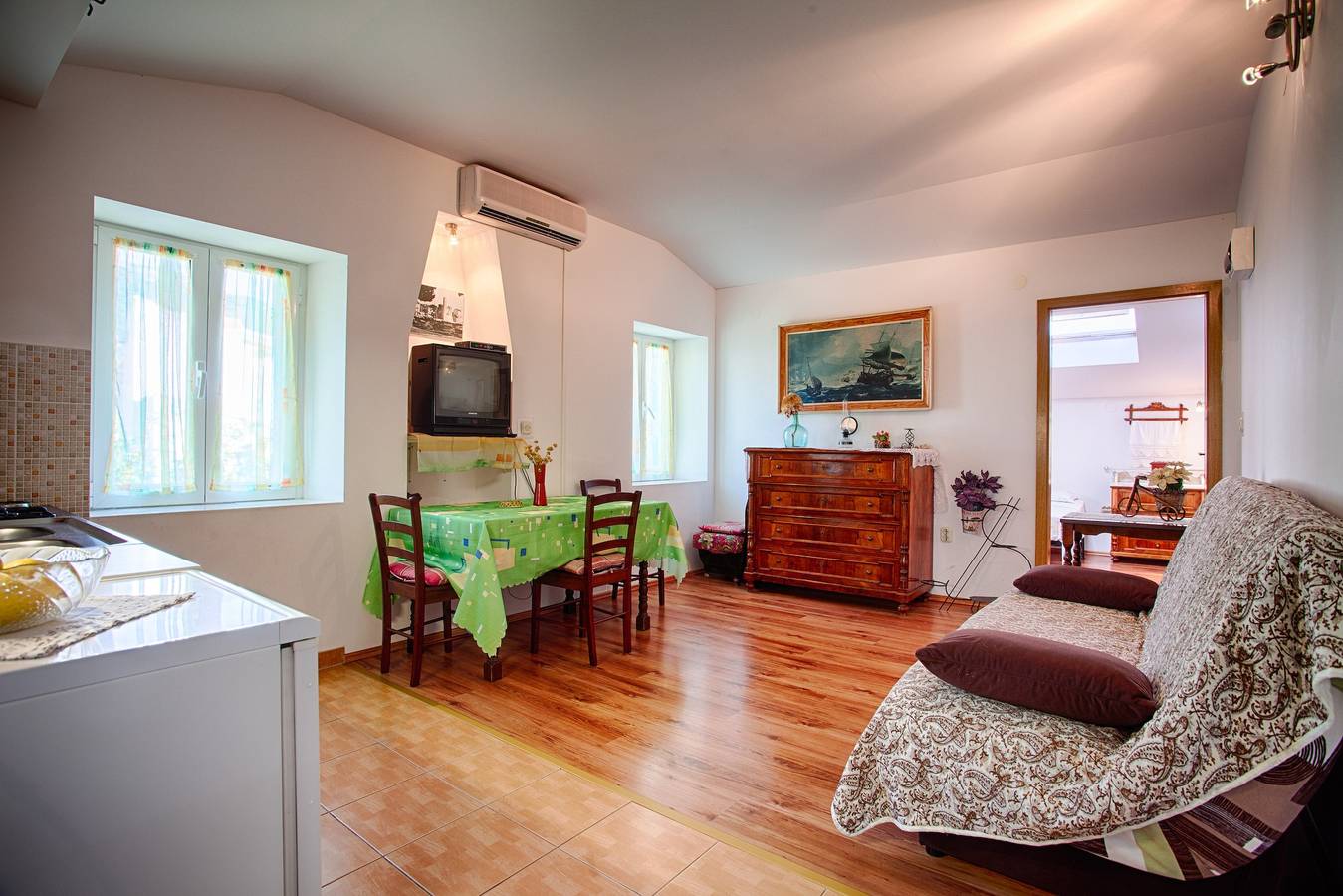 Appartamento vacanze a Comisa a partire da 92€ a notte