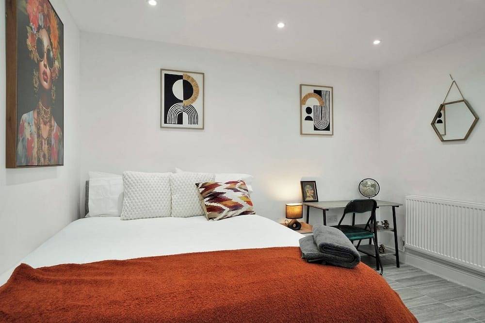 Apartamento entero, Comfortable Four-Bedroom Stay with Balcony in Bexley, Londres