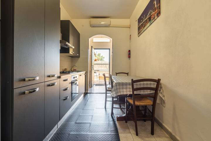 Hel lägenhet, Casa Liliana – Maddalena Spiaggia: Bright Holiday Home Steps from the Sea in Maddalena Spiaggia, Capoterra