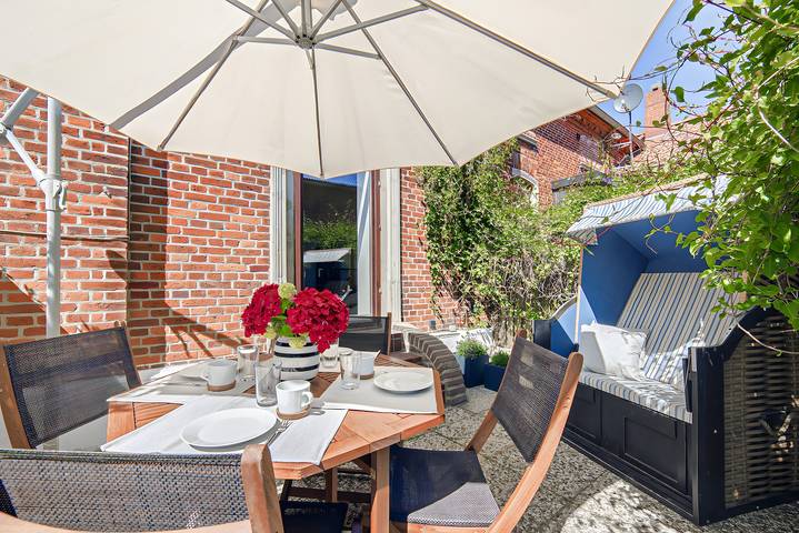 Ganze Wohnung, Helle Stuuv – Schöner Wohnen mit sonniger Terrasse und Kamin in Westfehmarn, Lemkenhafen