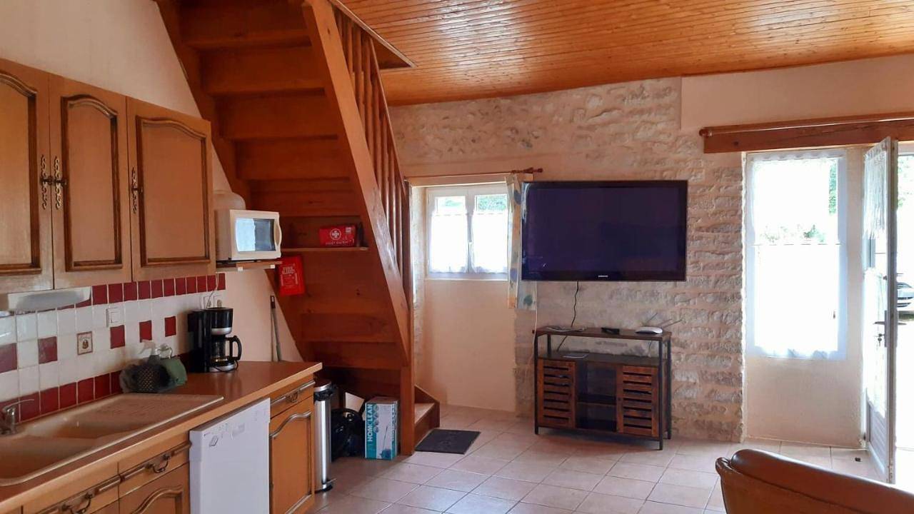 Two-Bedroom House in Fossemagne, Périgord Noir