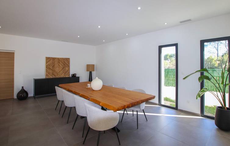 Apartamento moderno 160m2: Piscina, Parking, AC, WiFi | 2km to Rochefort-du-Gard in Rochefort-du-Gard, Region de Nimes