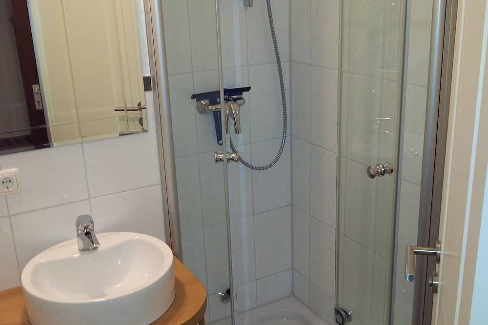 Geheel appartement, Gezellig appartement voor 2 personen met uitzicht op de bergen, 200 m tot u skiën. Wandelgebied in Oberjoch, Bad Hindelang