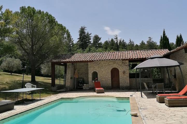 Location de vacances pour 6 personnes, avec terrasse et jardin à Saint-Michel-l'Observatoire