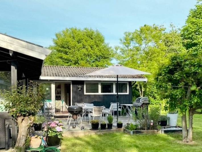 Ferieudlejning for 6 personer, med have og terrasse, børnevenlig i Tisvilde