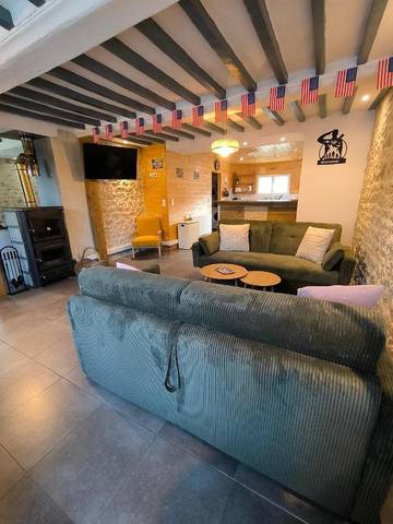Gîte pour 11 personnes, avec jardin et vue, animaux acceptés à Cartigny-l'Épinay