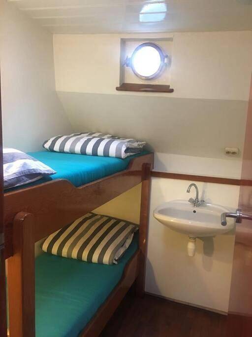 Mobile Home in Leeuwarden, Nederlandse Noordzeekust