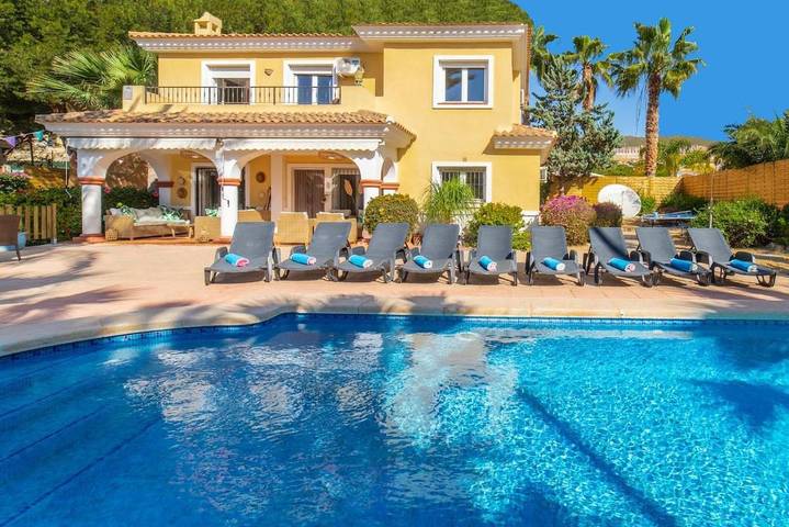 Casa rural para 10 personas, con jardín y piscina además de vistas y vistas al lago, Se admiten mascotas en Muchamiel