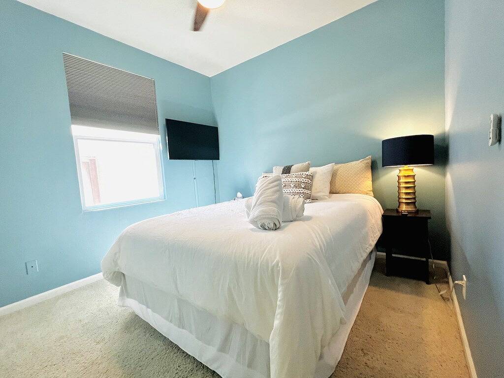 Charming Wine Country Getaway: Cozy Hot Tub, Bbq, & Mini Golf Fun in Santa Rosa, California North Coast