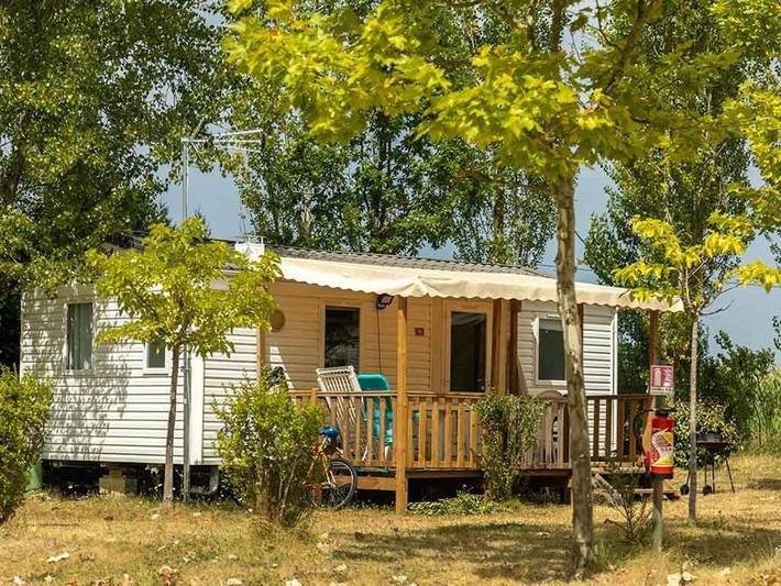 Location de vacances pour 4 personnes, avec Terrasse ainsi que Jardin et Piscine à Garganvillar