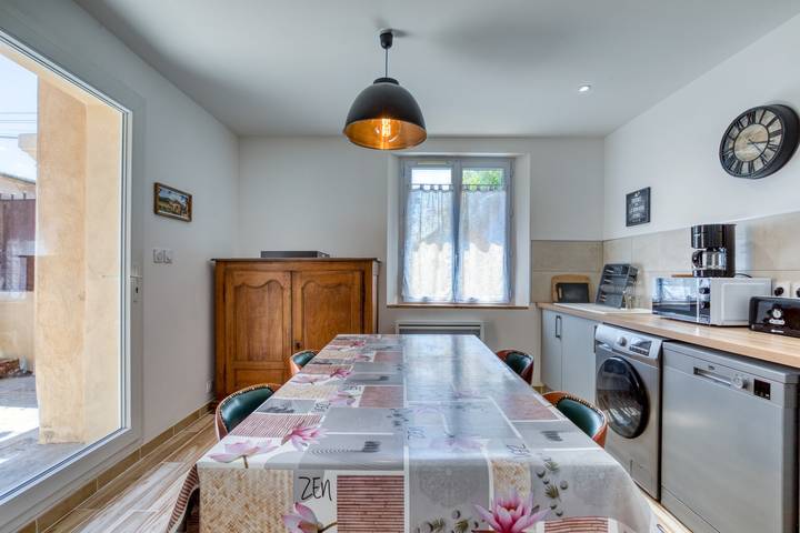 Casa de vacaciones 'A La Bonne Franck'ette' con terraza compartida, Wi-Fi y aire acondicionado in Aspiran, Región de Lodève