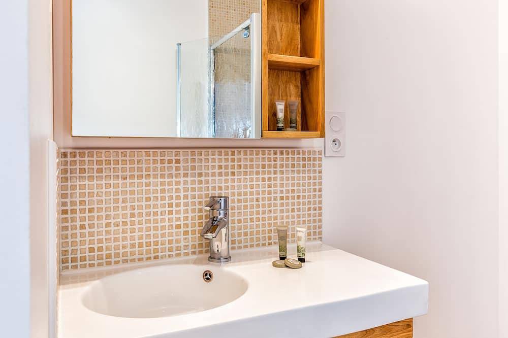 Entire apartment, Comfortable and spacious appartement in Rezé, Nantes region