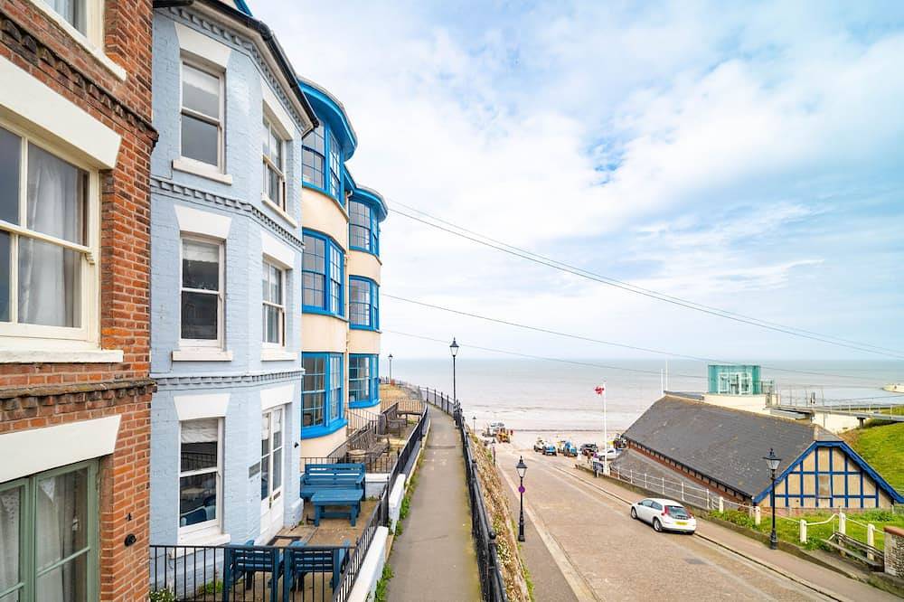 Seaforth - Fabulous Family House, seconds from the Beach with stunning Sea Views in Cromer, Norfolk Coast