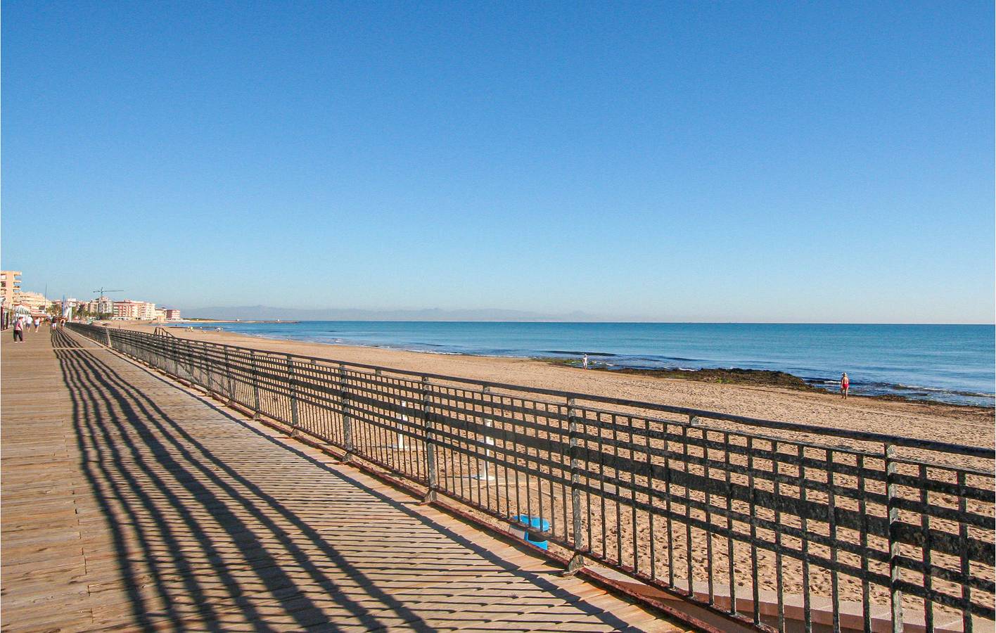 Apartamento de férias inteiro, Oásis WiFi à beira da piscina com terraço e ar condicionado - 2 km da Calle Perseo in El Chaparral, Torrevieja