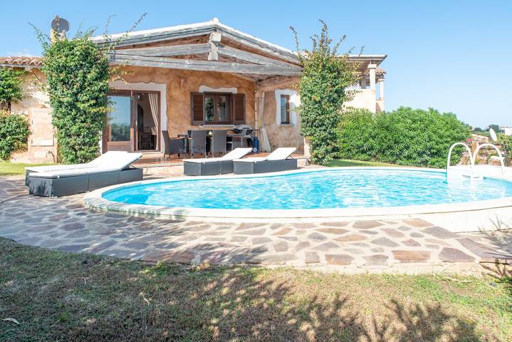 Villa pour 6 personnes, avec balcon et jardin en Sardaigne - 2