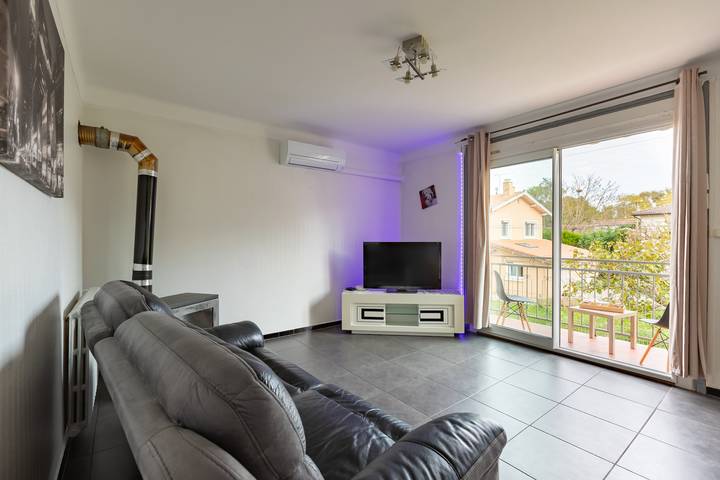 Gîte pour 6 personnes, avec Balcon ainsi que Terrasse et Jardin à Verniolle