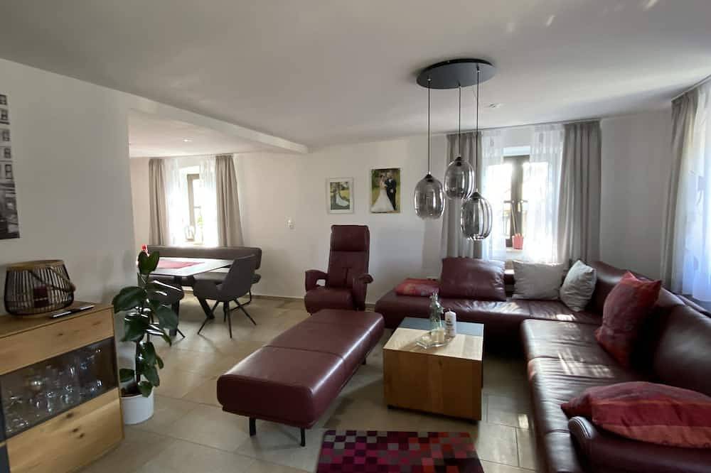 Ganze Wohnung, Moderne, neu eingerichtete Ferienwohnung auf dem Land in Wassertrüdingen, Romantische Straße