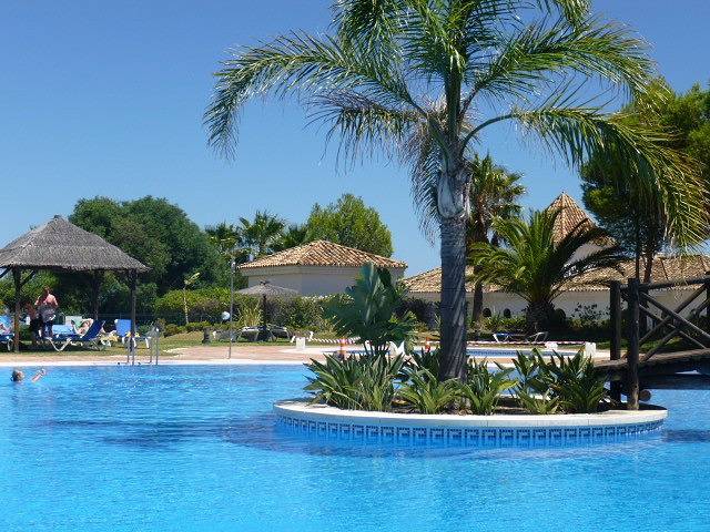 Ferienwohnung für 2 Personen, mit Terrasse und Garten sowie Pool in Manilva