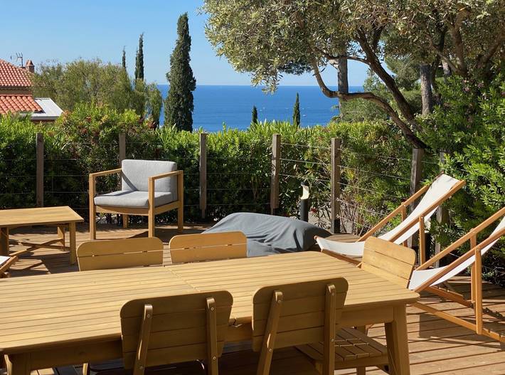 Villa pour 6 personnes, avec terrasse et jacuzzi ainsi que jardin et piscine - 1