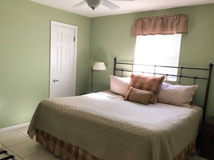 Vacation rental for 6 people, with balcony and yard in Sarasota Beach