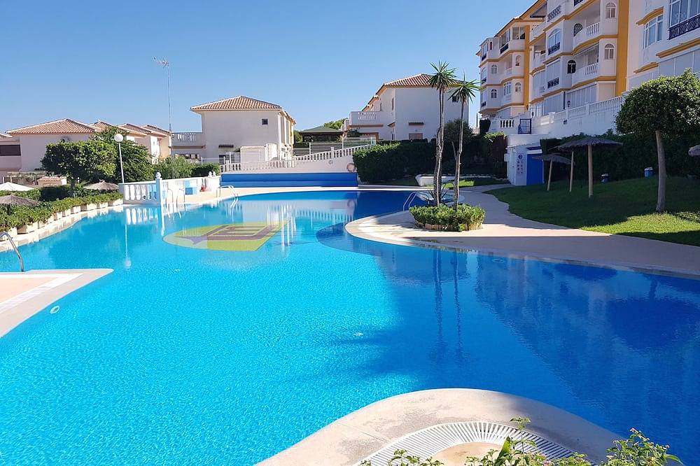 Apartamento entero, Park Beach. El apartamento hace esquina y tiene vistas al mar. in Torrevieja, Costa Blanca