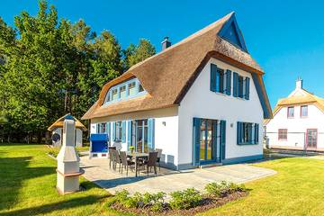 Ferienhaus für 8 Personen, mit Sauna und Terrasse sowie Garten in Glowe