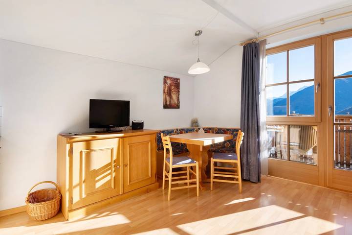 Entire apartment, Apartment 'Haus Peer D1' with Mountain View, Balcony and Wi-Fi in Burgeis, Mals