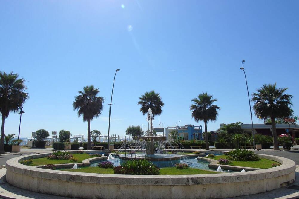 Entire apartment, Homiday - Felicioni Alba Adriatica, Two-room apartment Ground floor in Alba Adriatica, Teramo Province