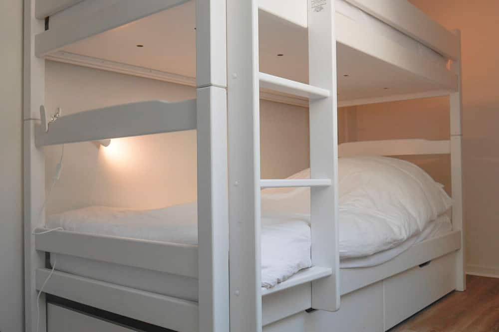 Appartement entier, Appartement rénové face à la plage avec vue mer et Wifi in Le Palais, Côte des Mégalithes