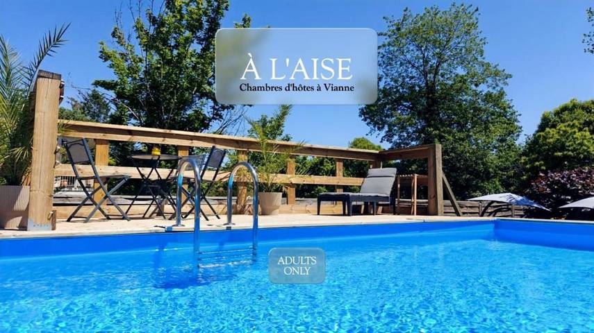 Chambre d’hôte pour 2 personnes, avec Terrasse et Jacuzzi ainsi que Jardin et Piscine à Feugarolles