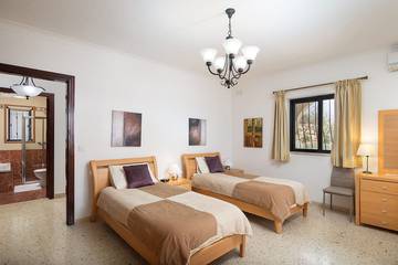 Villa for 16 People in Mellieha, Malta Island, Photo 2