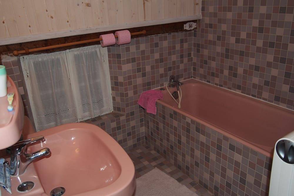 Appartement entier, Charmant appartement 1 chambre dans un village médiéval, à 1 heure de Nice in Entrevaux, Région Castellane