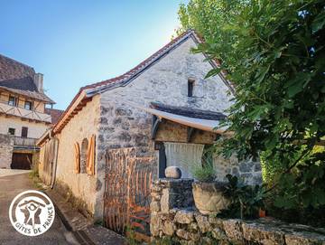 Gîte pour 2 personnes, avec terrasse dans le Lot