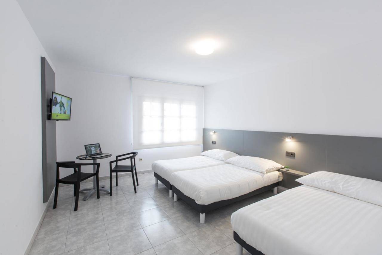 Triple Room with Private Bathroom in Lavacolla, Saint-Jacques-de-Compostelle