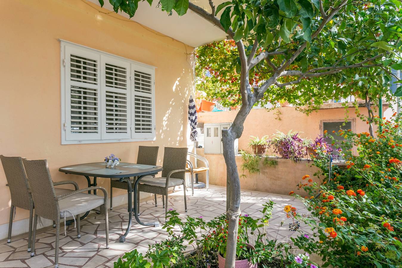 Apartamento entero, Apartamento de una habitación en la playa Podgora, Makarska A-6846-b in Podgora, Rivera de Makarska